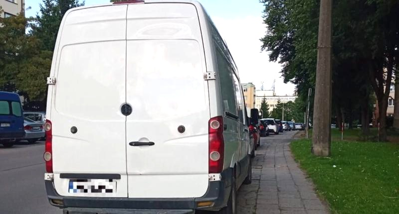 Czy chodnik jest drogą publiczną? Przepisy, prawa i obowiązki