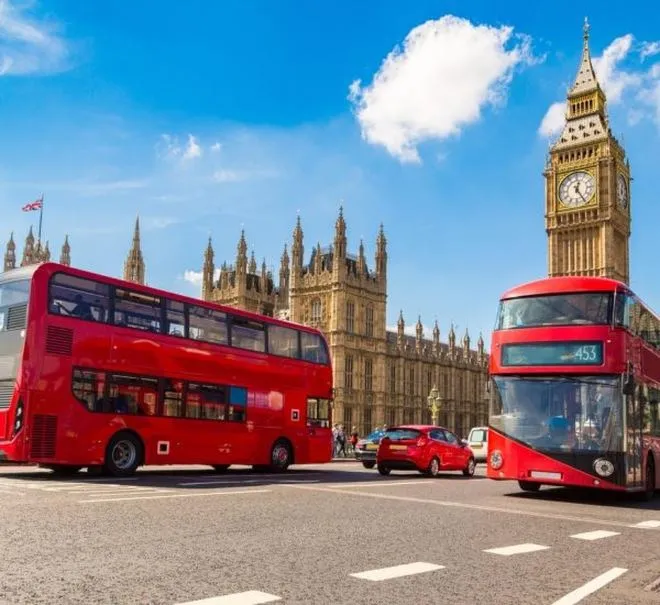 Ile trwa podróż autokarem do Londynu? Czas przejazdu i popularne trasy