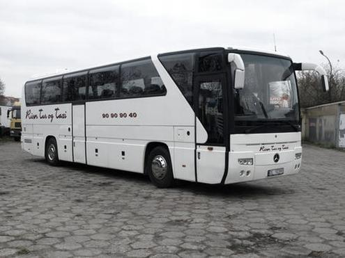 Autobus a autokar