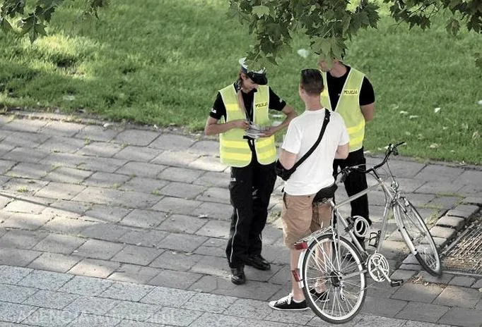 Jazda rowerem po chodniku