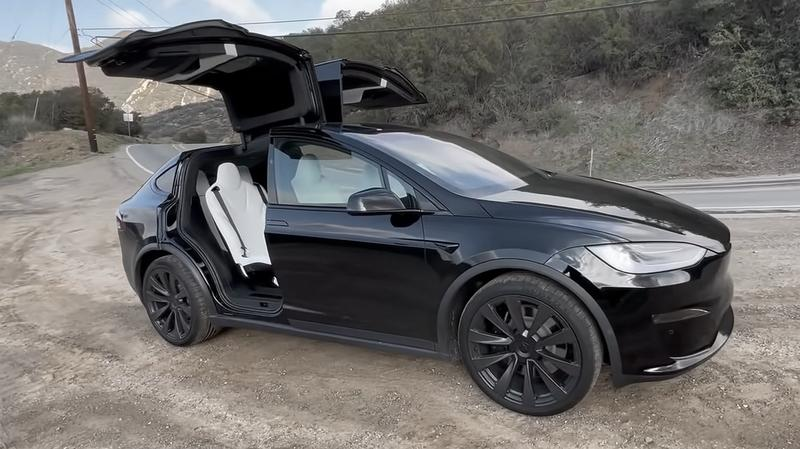 Koszt zakupu Tesli Model X