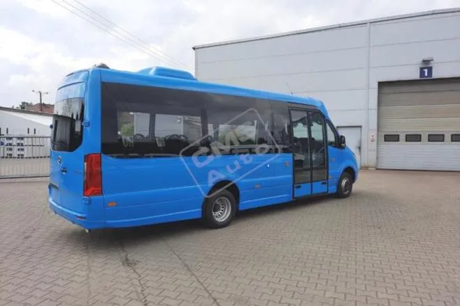 Mały autokar